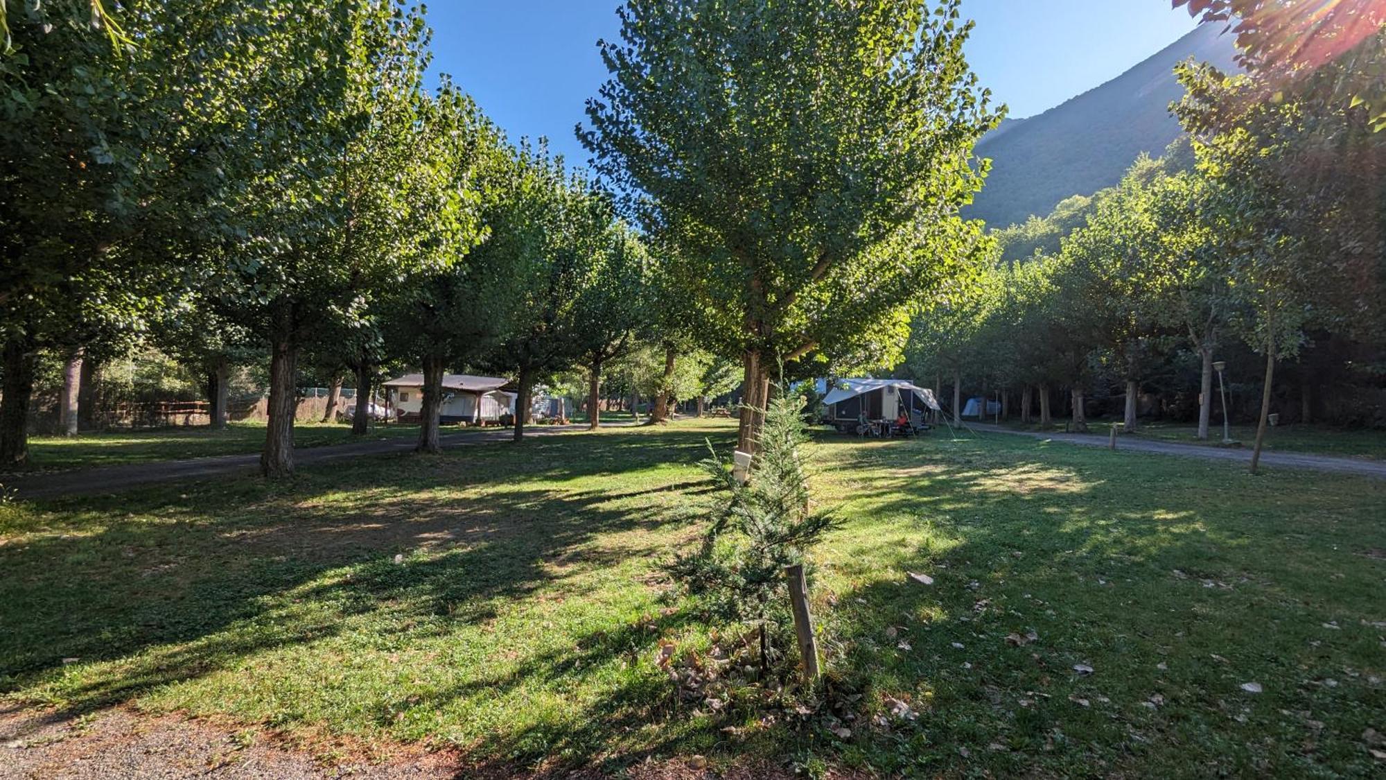 Camping Llavorsi Bagian luar foto